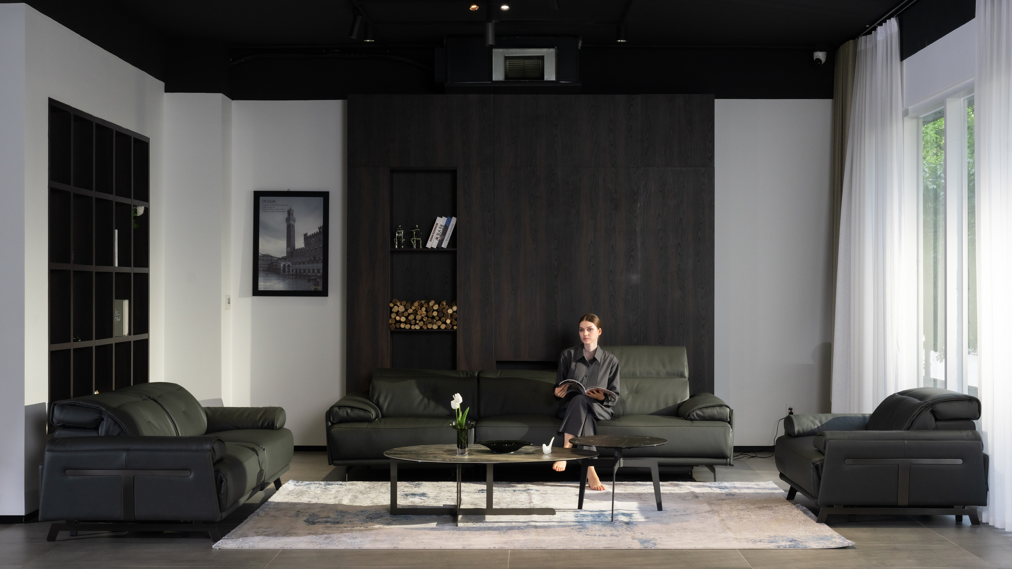 Sofa da thật Eden A5161 trong không gian phòng khách cao cấp tại showroom Bocelli Living